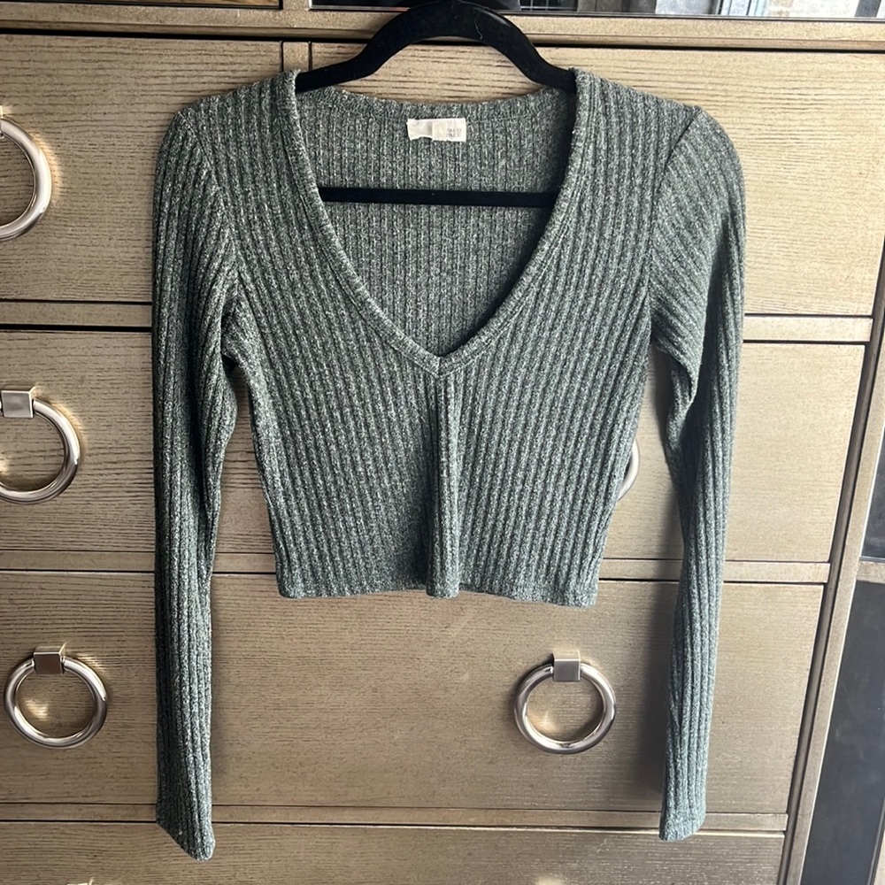 Aritzia Wilfred Free Sweater